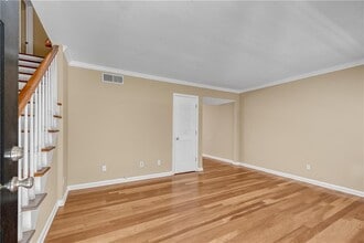 6940 Roswell Rd in Atlanta, GA - Building Photo - Building Photo