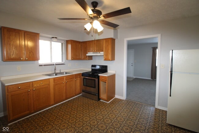 304 S Mill St in Plainfield, IN - Building Photo - Building Photo