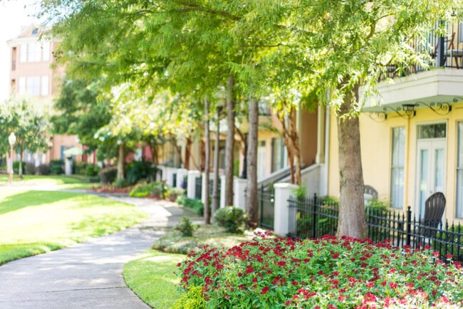 The Crescent at River Ranch in Lafayette, LA - Building Photo - Building Photo