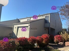 27 Oak Brook Pl in Pleasant Hill, CA - Building Photo