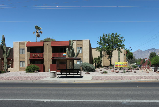 Sandpiper in Tucson, AZ - Foto de edificio - Building Photo