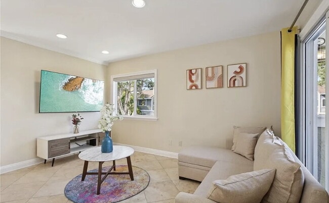 property at 18 Laurel Ln