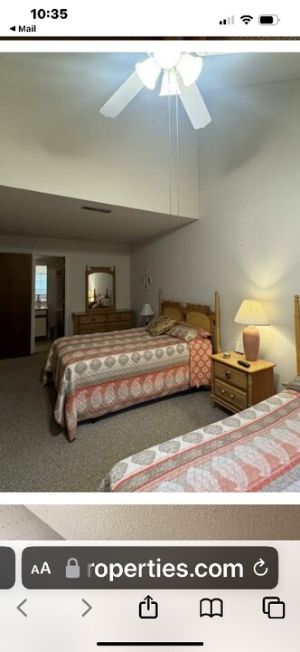 1025 Plantation Dr W in Little River, SC - Foto de edificio