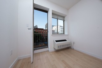 392 Atlantic Ave in Brooklyn, NY - Building Photo - Floor Plan