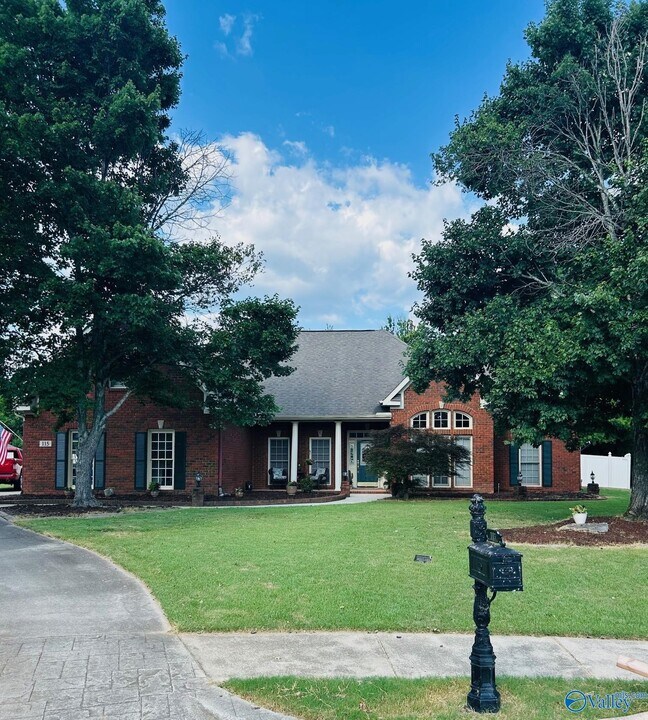 115 Misty Hollow Way in Huntsville, AL - Building Photo