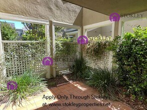 249 Kingston Way in Walnut Creek, CA - Building Photo - Building Photo