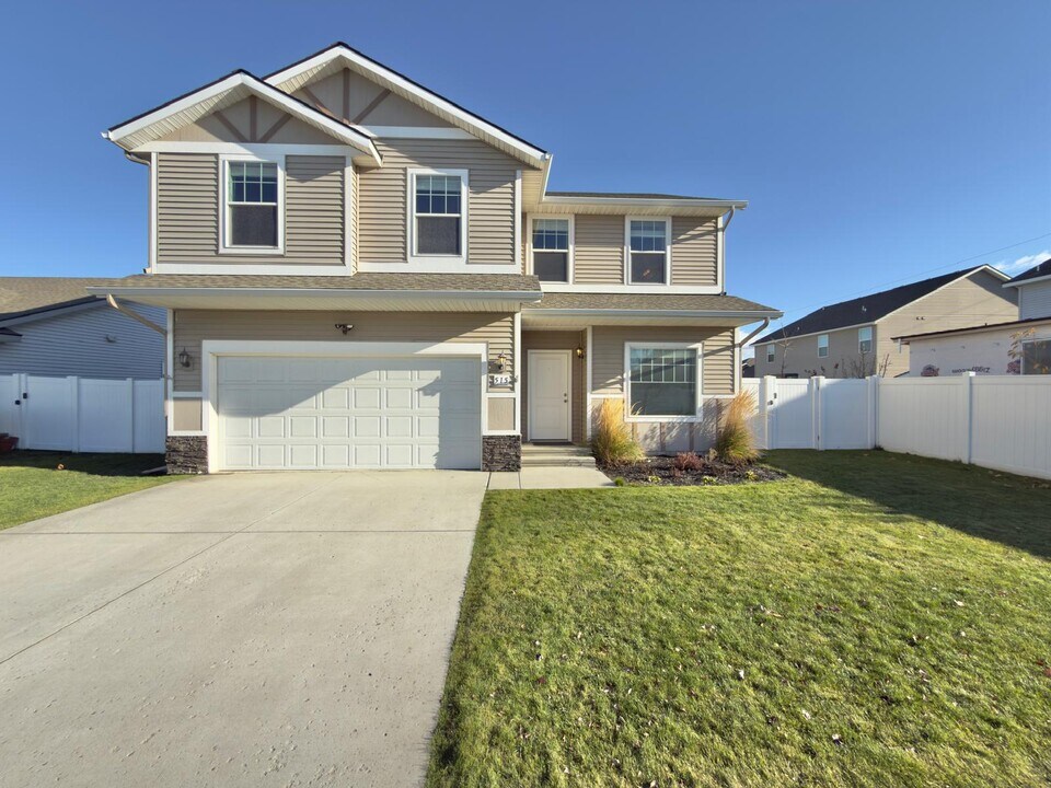 515 S King St in Airway Heights, WA - Building Photo