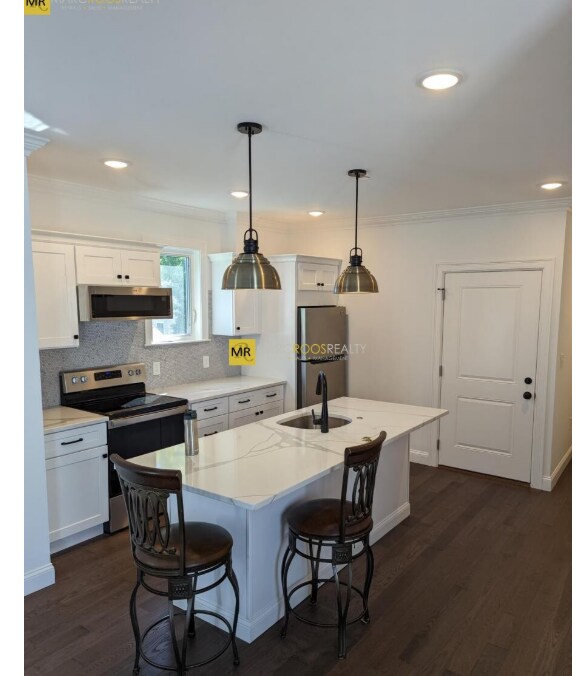 200 Everett St, Unit 3 in Boston, MA - Building Photo