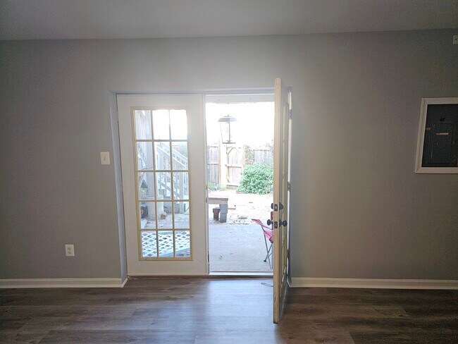 4606 Charlton Ct in Woodbridge, VA - Foto de edificio - Building Photo