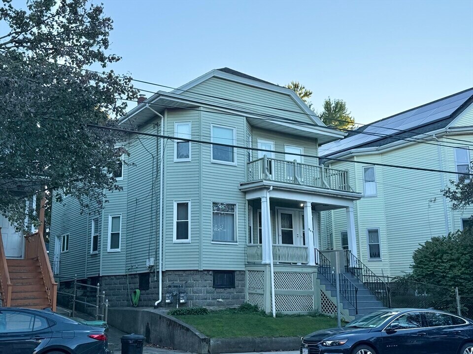 267 Boston Ave in Medford, MA - Building Photo