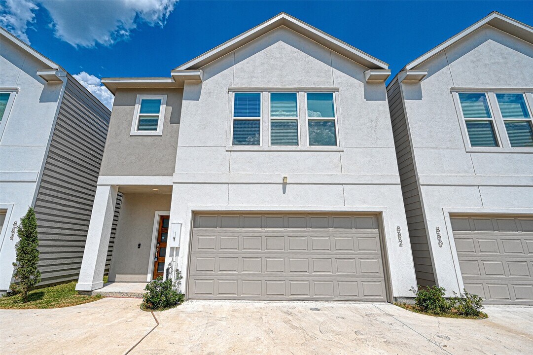 882 Fortune St in Houston, TX - Building Photo