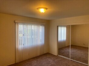 3125 Montrose Ave, Unit 7 in Glendale, CA - Building Photo - Building Photo