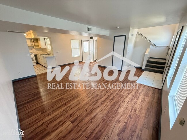 property at 912 N 10th Ave