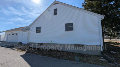 710 E Cook Rd in Fort Wayne, IN - Foto de edificio - Building Photo