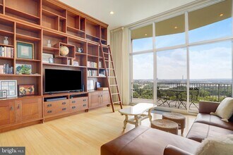 1200 N Nash St, Unit 1142 in Arlington, VA - Building Photo - Building Photo
