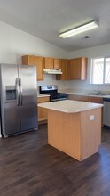 8027 Vista Estrella Ln SW in Albuquerque, NM - Building Photo - Building Photo