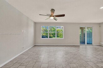 4764 Eucalyptus Dr in Hollywood, FL - Building Photo - Building Photo