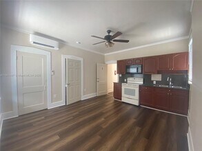 371 NW 3rd St in Miami, FL - Building Photo - Building Photo