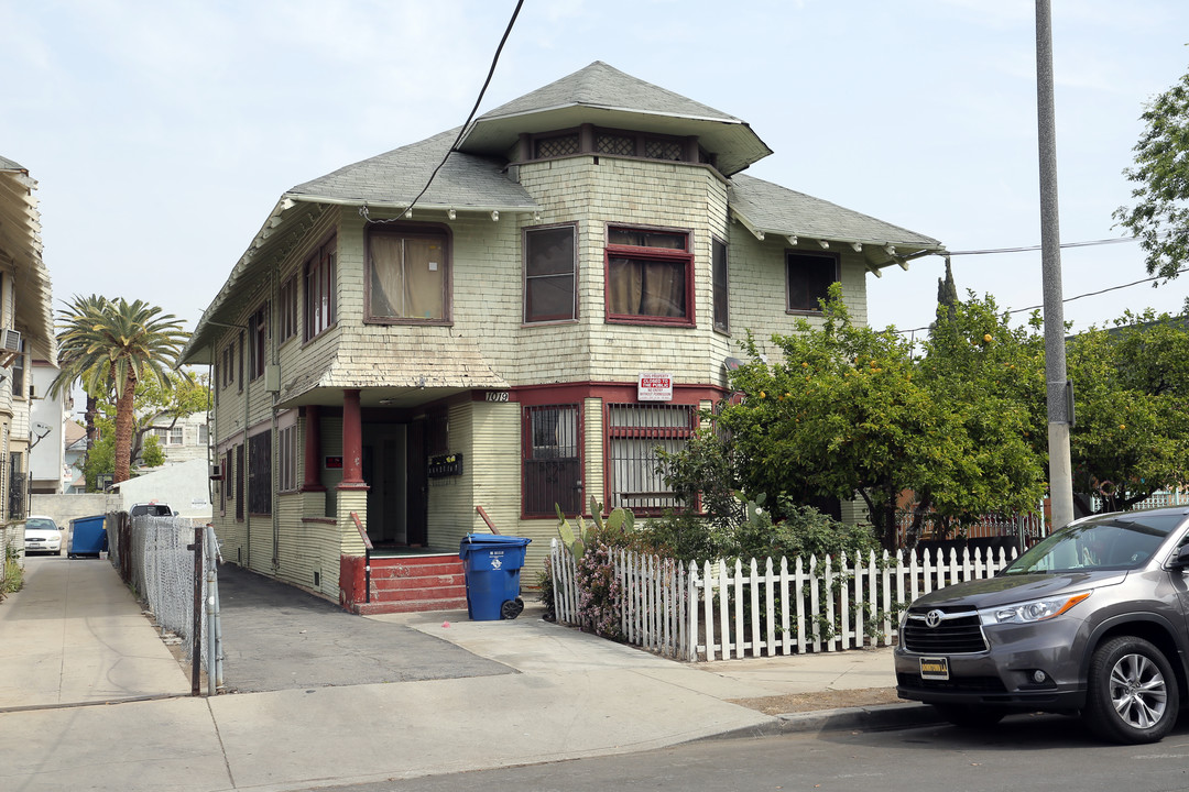 1017 W 25th St in Los Angeles, CA - Building Photo