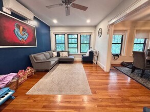 1584 Beacon St, Unit 1 in Brookline, MA - Building Photo - Building Photo