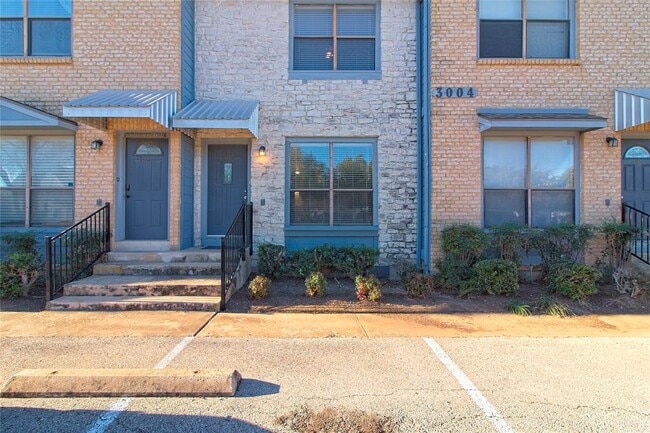 property at 3004 Whisper Oaks Ln