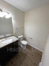4757 Ledgewood Dr in Medina, OH - Foto de edificio - Building Photo