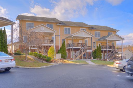 Bennett Hill in Blacksburg, VA - Building Photo