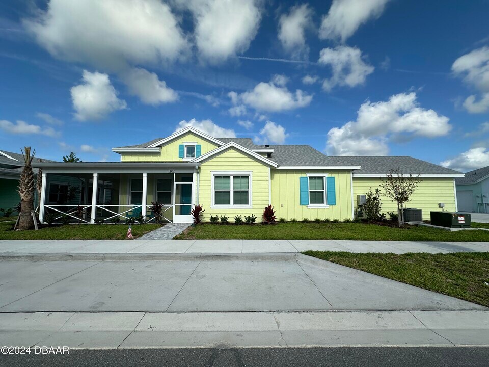 261 Hang Loose Wy in Daytona Beach, FL - Building Photo