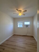 1324 S Van Ness Ave, Unit 1324 in Los Angeles, CA - Building Photo - Building Photo