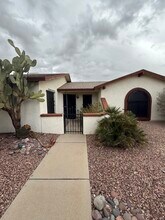 6850 N De Chelly Loop in Tucson, AZ - Building Photo - Building Photo