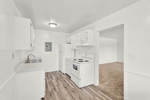 Parks at Concorde in Romulus, MI - Building Photo