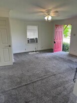 110 Pine St in Port Allen, LA - Building Photo