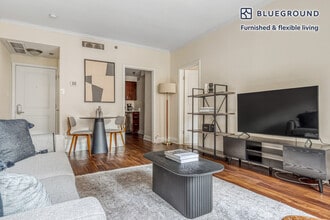 200 E Chestnut St in Chicago, IL - Building Photo - Building Photo