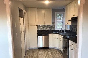 30 Main St, Unit 2 in East Hampton, CT - Building Photo