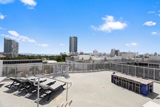 2155 Washington Ct in Miami Beach, FL - Building Photo - Building Photo