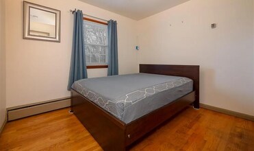 3070 Elm Dr in Allentown, PA - Foto de edificio - Building Photo