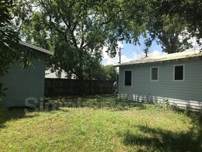 216 Main St in Lone Oak, TX - Building Photo - Building Photo