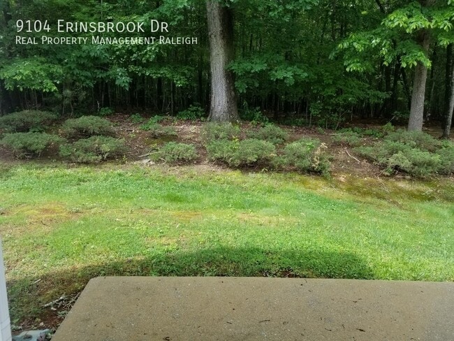 9104 Erinsbrook Dr in Raleigh, NC - Building Photo - Building Photo