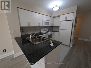 55-455 De Boers Dr in Toronto, ON - Building Photo - Building Photo