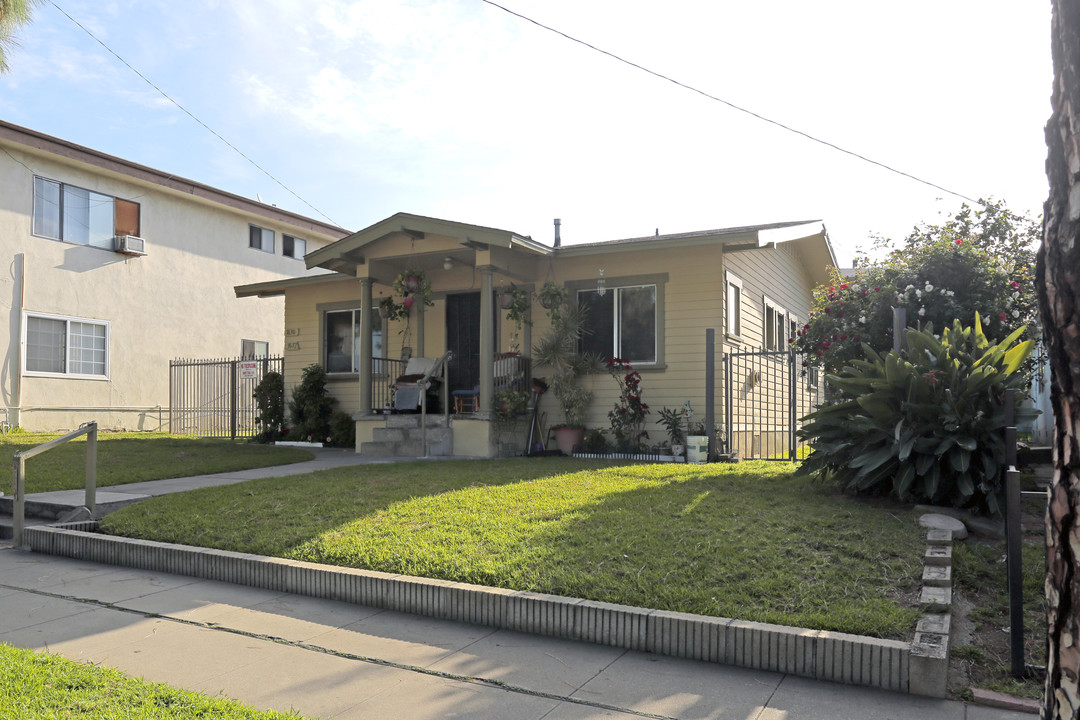 7630 Pickering Ave in Whittier, CA - Foto de edificio