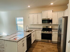 13647 Logan Pl in Foley, AL - Foto de edificio - Building Photo