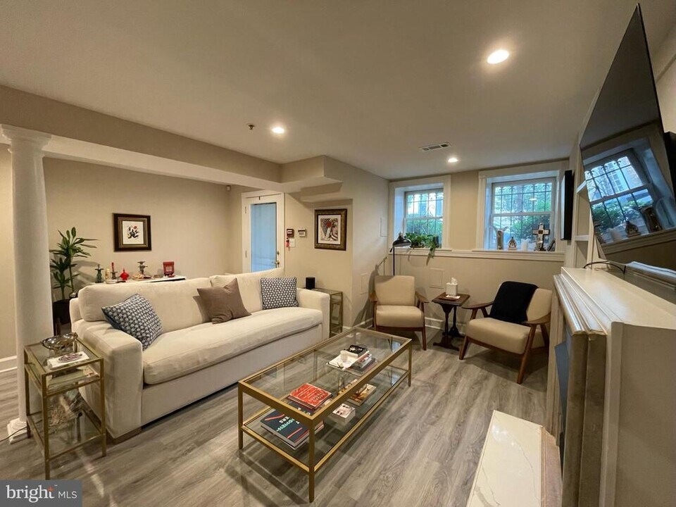 1747 Willard St NW in Washington, DC - Building Photo