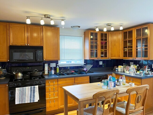 85 Gardner St in Newton, MA - Building Photo - Building Photo