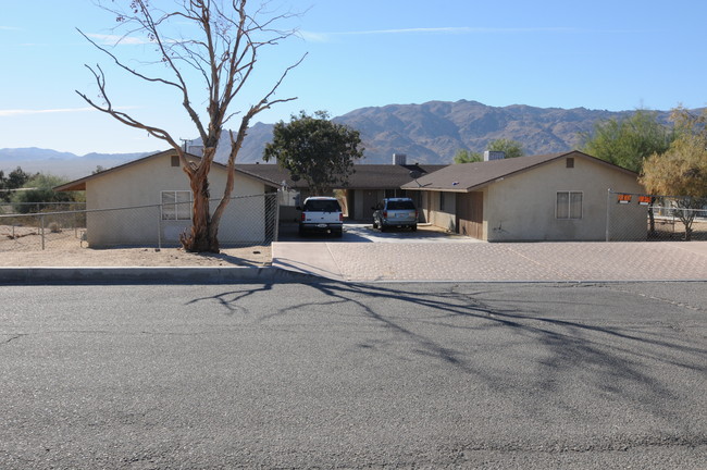 73591 Sunnyslope Dr in Twentynine Palms, CA - Foto de edificio - Building Photo