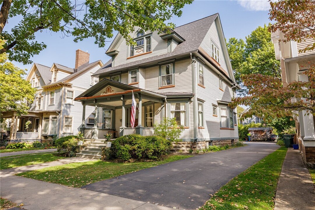 90 Dartmouth St in Rochester, NY - Building Photo
