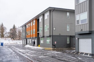 120 N Locust Rd in Spokane Valley, WA - Building Photo - Building Photo