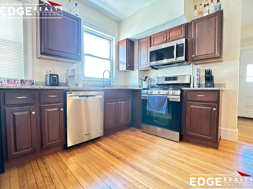 297 Faneuil St, Unit 2 in Boston, MA - Building Photo