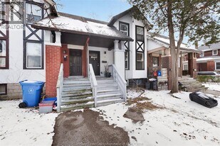 1657 Martindale St in Windsor, ON - Building Photo