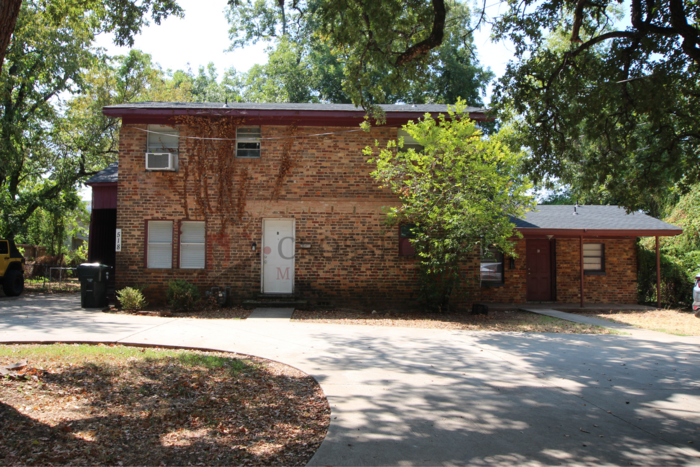 518 W Charnwood St in Tyler, TX - Building Photo