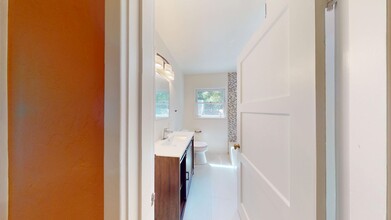 150 Camino De Herrera in San Anselmo, CA - Building Photo - Building Photo